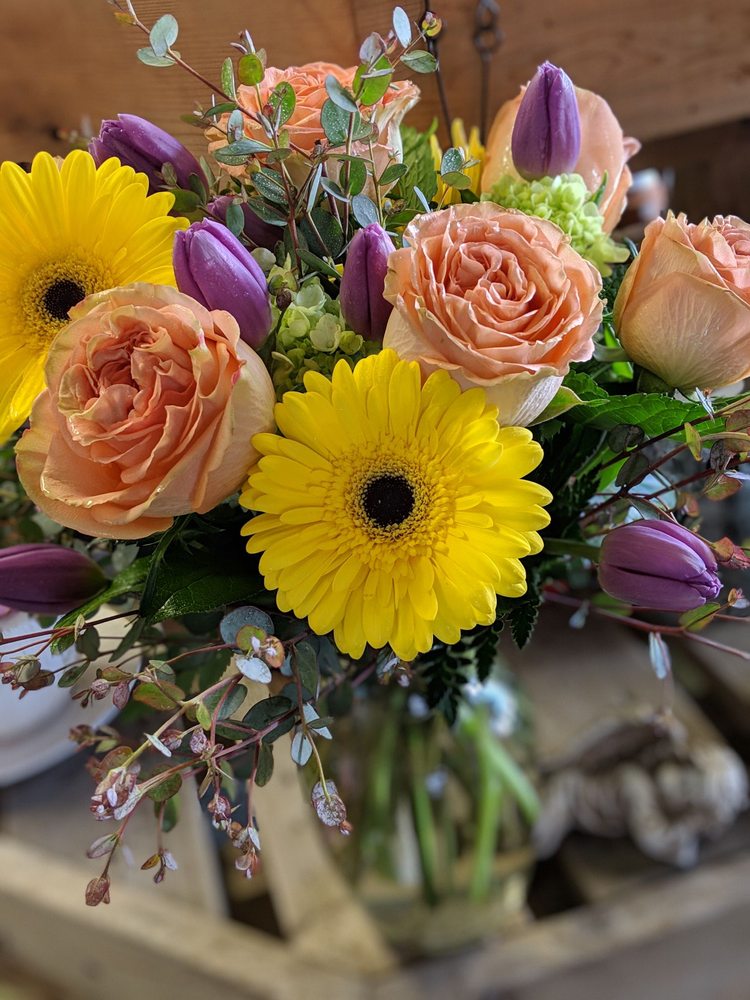 LITTLE BROOK FLORIST & GARDEN CENTER 73 Photos 190 Lincoln Ave