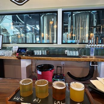 Napali Brewing - Brewpubs Near Me - Kapaʻa, Hawaii