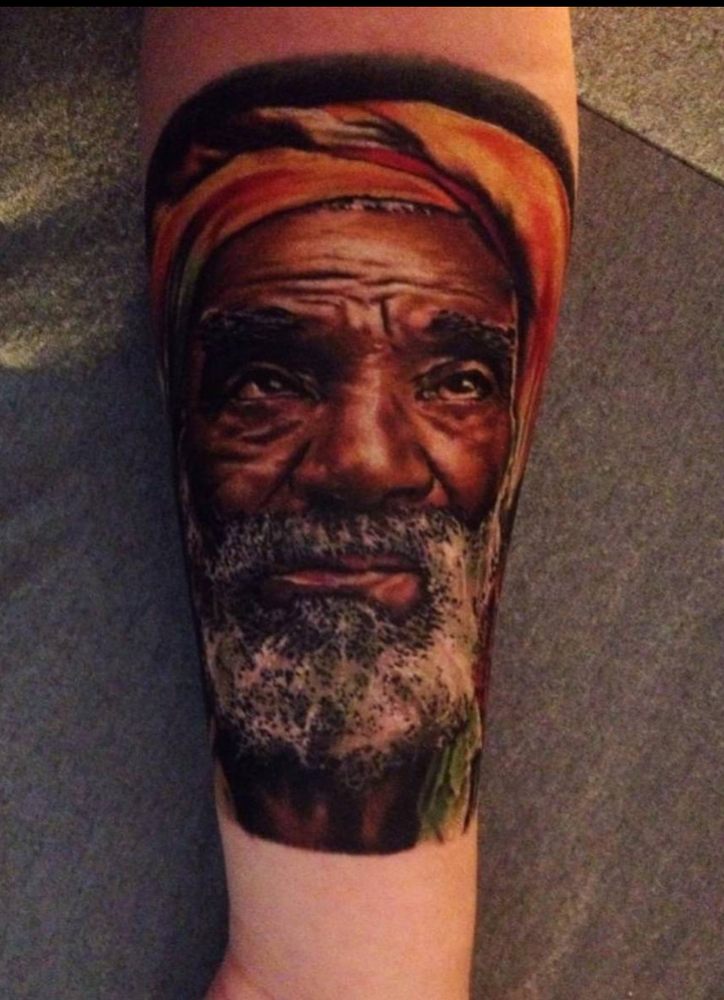 Mateus Wilsinski Ninno Tattoo Logo
