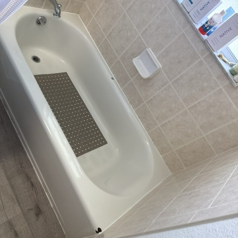 Modern Edge Resurfacing - Before - Refinishing Services Near Me - Cape Coral, Florida Modern Edge Resurfacing - Before - Refinishing Services Near Me - Cape Coral, Florida