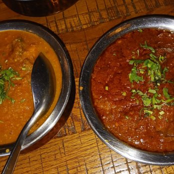 Tandoor Curry Hotspot - Kadai Paneer (L) and Merut style Goat Curry (R) (photo w/ flash) - Indian Near Me - Riverwoods, Illinois Tandoor Curry Hotspot - Kadai Paneer (L) and Merut style Goat Curry (R) (photo w/ flash) - Indian Near Me - Riverwoods, Illinois