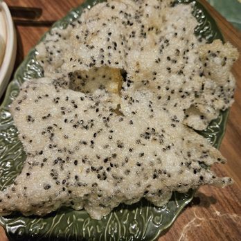 Star Leaf - Complimentary rice sesame crackers - Asian Fusion Near Me - Pasadena, California Star Leaf - Complimentary rice sesame crackers - Asian Fusion Near Me - Pasadena, California
