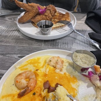 Sweet T's Southern Eatery - Shrimp and grits and fried chicken - Soul Food Near Me - Montclair, New Jersey Sweet T's Southern Eatery - Shrimp and grits and fried chicken - Soul Food Near Me - Montclair, New Jersey