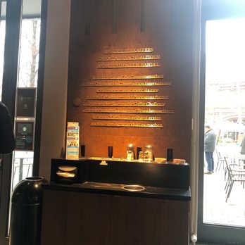Starbucks - Coffee & Tea Near Me - Berlin, BE