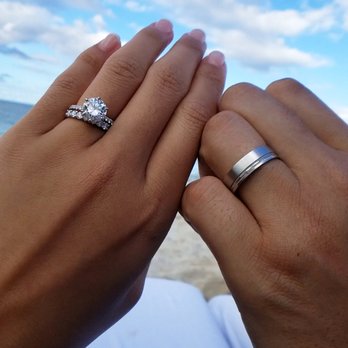 Jangmi - @ the Bahamas. All three rings! :) - Jewelry Near Me - New York, New York Jangmi - @ the Bahamas. All three rings! :) - Jewelry Near Me - New York, New York