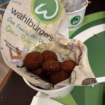 Wahlburgers - Buffalo chicken bites - American Near Me - Cabazon, California