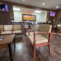 Davam Urgent Care - Spacious waiting area/lobby