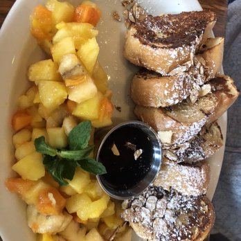 Pambiche - French Toast & fruit - Cuban Near Me - Portland, Oregon Pambiche - French Toast & fruit - Cuban Near Me - Portland, Oregon