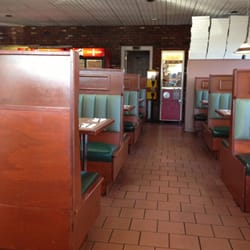 Captain's Pizza House Restaurant