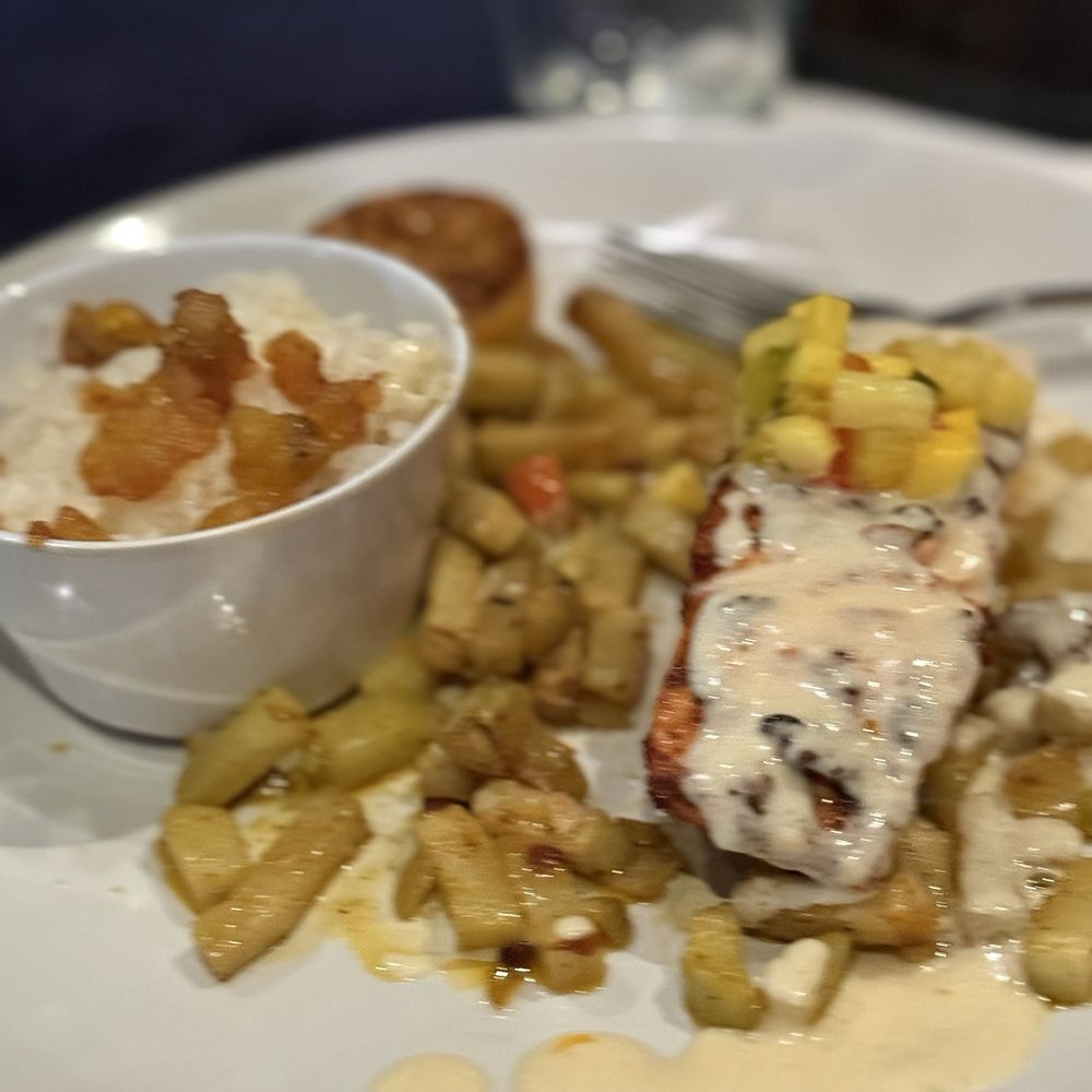 Luna Modern Mexican Kitchen - Lunas De Salmon - Mexican Near Me - Corona, California Luna Modern Mexican Kitchen - Lunas De Salmon - Mexican Near Me - Corona, California