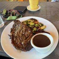 Courtside Bistro