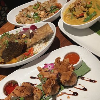 Malai Kitchen - Drunken Noodles, Yellow Curry Bowl, Braised short rib, lamb dumpling - Thai Near Me - Dallas, Texas