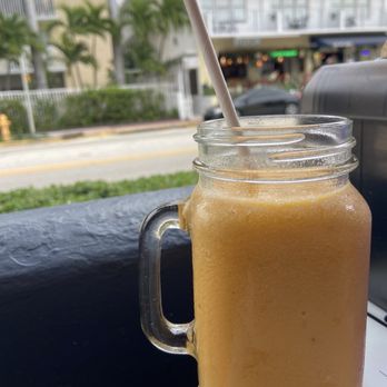 FL Cafe - Pineapple Smoothie - New American Near Me - Miami Beach, Florida