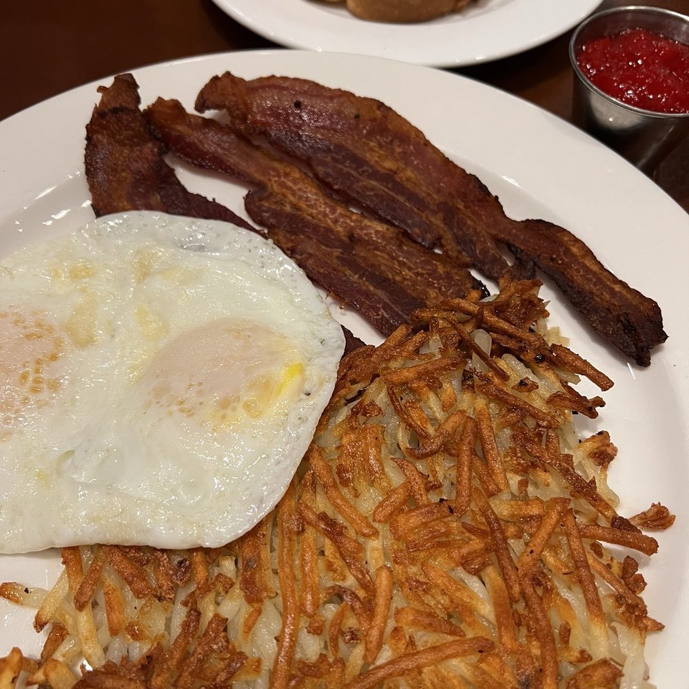 Du-par's Restaurant and Bakery - Eggs and bacon - American Near Me - Las Vegas, Nevada Du-par's Restaurant and Bakery - Eggs and bacon - American Near Me - Las Vegas, Nevada