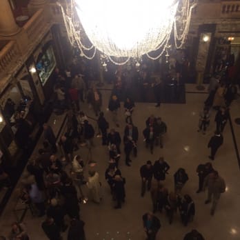 Chicago Theatre - Performing Arts Near Me - Chicago, Illinois Chicago Theatre - Performing Arts Near Me - Chicago, Illinois