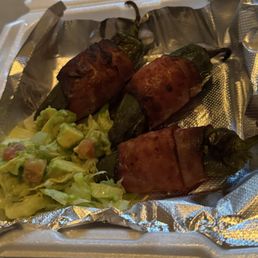 3 jalapeños poppers