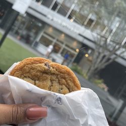 Tiny’s Milk & Cookies - Delicious chocolate chip cookie