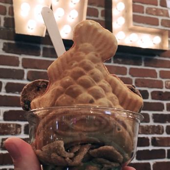 Snowl Cafe - Taiyaki in cup with swirl matcha and milk tea with Cinnamon Toast Crunch and chocolate chip cookies. - Bubble Tea Near Me - Aurora, Colorado Snowl Cafe - Taiyaki in cup with swirl matcha and milk tea with Cinnamon Toast Crunch and chocolate chip cookies. - Bubble Tea Near Me - Aurora, Colorado