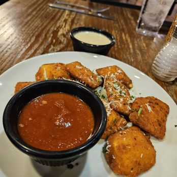 Meoni's Italian Kitchen - Fried Ravioli & Red Sauce - Italian Near Me - Bullhead City, Arizona