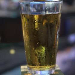 Duffy's Sports Grill - Modelo Especial draft (happy hour special)