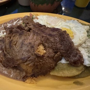LA VECINDAD - Chilaquiles Verdes with Carne Asada - Tacos Near Me - Las Vegas, Nevada LA VECINDAD - Chilaquiles Verdes with Carne Asada - Tacos Near Me - Las Vegas, Nevada