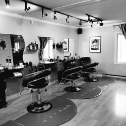 Studio 13 - Bienvenue au Studio 13, un incontournable de la coiffure à Laval!