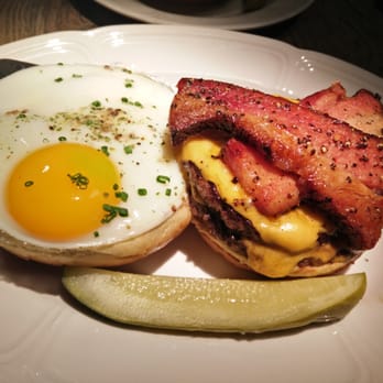 Au Cheval - What can I say? You definitely should come here for the burger. - Bars Near Me - Chicago, Illinois