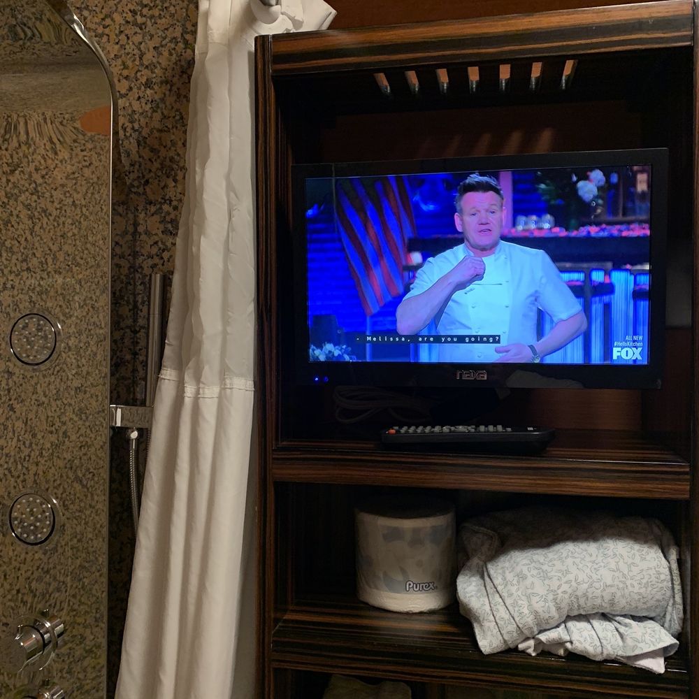 Hotel Clique - Tv in the bathroom!!!! - Hotels Near Me - Calgary, Alberta Hotel Clique - Tv in the bathroom!!!! - Hotels Near Me - Calgary, Alberta