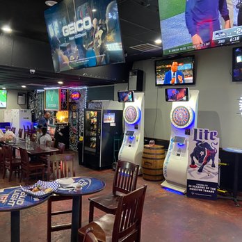 Mc Finnigan's - the inside of a sports bar - Pubs Near Me - San Antonio, Texas Mc Finnigan's - the inside of a sports bar - Pubs Near Me - San Antonio, Texas
