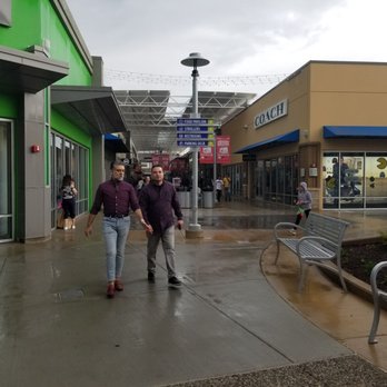 Toronto Premium Outlets - Shopping Centers Near Me - Halton Hills, Ontario Toronto Premium Outlets - Shopping Centers Near Me - Halton Hills, Ontario
