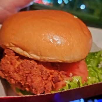 Chick-fil-A - Spicy chicken deluxe, cheese omitted.  Get this!! - Fast Food Near Me - Kanata, Ontario