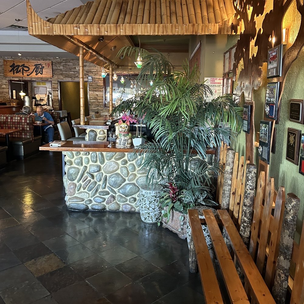Awesome looking bar! Awesome looking bar!