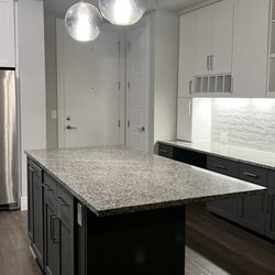 Elena's Custom Cleaners 