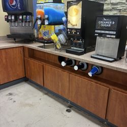 Brakefield's Exxon - Some drinks available but no coffee