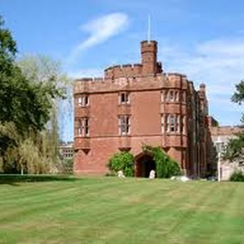 Ruthin Castle - Museums Near Me - Ruthin, DEN Ruthin Castle - Museums Near Me - Ruthin, DEN