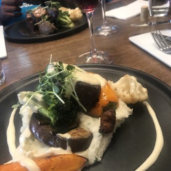 Le Hobbit - Great food, friendly staff, be ready to wait more than 1 hour for your food. Good wine selection. - French Near Me - Quebec City, Quebec