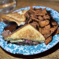 Clyde's Table and Tavern - Brisket sandwich