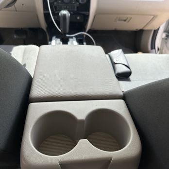 E1ite Auto Detailing - Center console clean - Auto Detailing Near Me