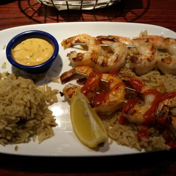 Red Lobster - Big shrimp festival with garlic shrimp and srirancha grilled shrimp.  Tastes okay. - Seafood Near Me - Toronto, Ontario