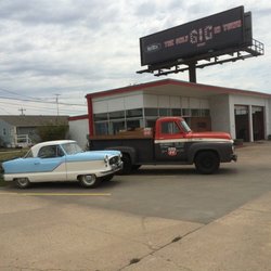 Art's Full Service/Express Lube - Old fashioned customer service at its best.