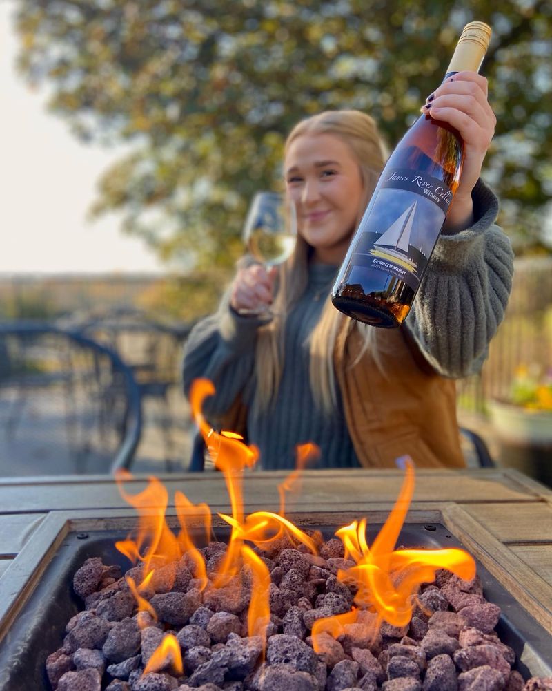 Social spots from James River Cellars Winery