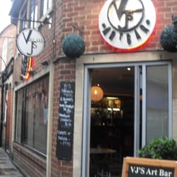 Victor J's Art Bar