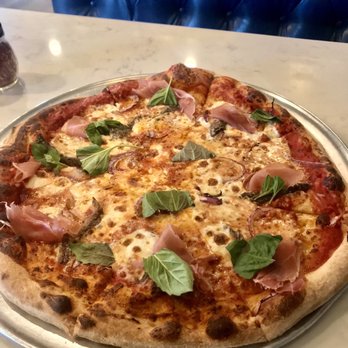 Pinthouse Pizza - Brewpubs Near Me - Round Rock, Texas