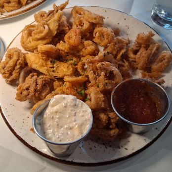 Cutters Crabhouse - $19 crispy calamari Aug 2026 - Seafood Near Me - Seattle, Washington