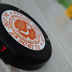 Viet Express - Ich weiß nicht, wie man so'n Teil nennt, aber es blinkt und vibriert, wenn die Bestellung abgeholt werden kann.