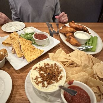 Nick and Jake's - Chicken Quesadilla, Buffalo Wings, Chile Con Queso - American Near Me - Parkville, Missouri