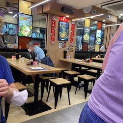 香港魚蛋皇 - Typical Noodle Shop Decor