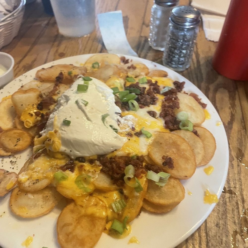Lardo Grill & Saloon - Loaded Loaded Lardo Fries - Bars Near Me - McCall, Idaho