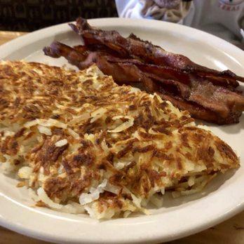 Alfred's Cafe - Hash browns and bacon - American Near Me - Tacoma, Washington