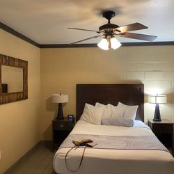 Del Mar Beach Resort at Camp Pendleton - Room in One Bedroom cottage.